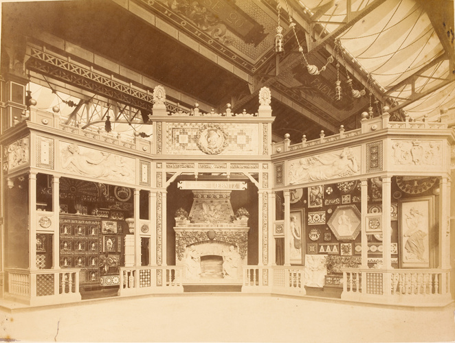 Emile Durandelle - Stand du céramiste Jules Loebnitz à l'Exposition universelle ...