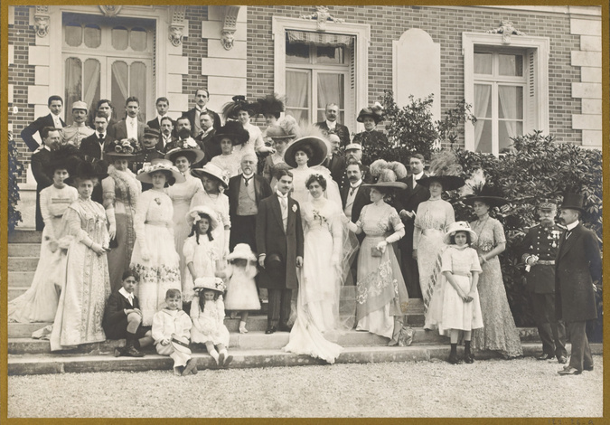 Anonyme - Groupe de famille réuni à l'occasion du mariage de Thérèse Le Grain Ei...
