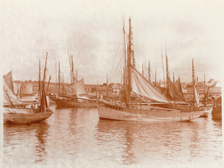 Charles Augustin Lhermitte - Concarneau, bateaux dans le port