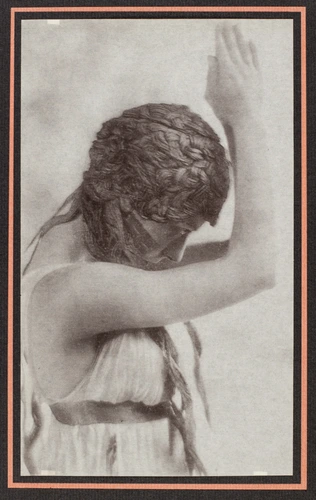 Adolphe Meyer - Danseuse, profil de droite, à mi-corps, mains jointes au-dessus ...