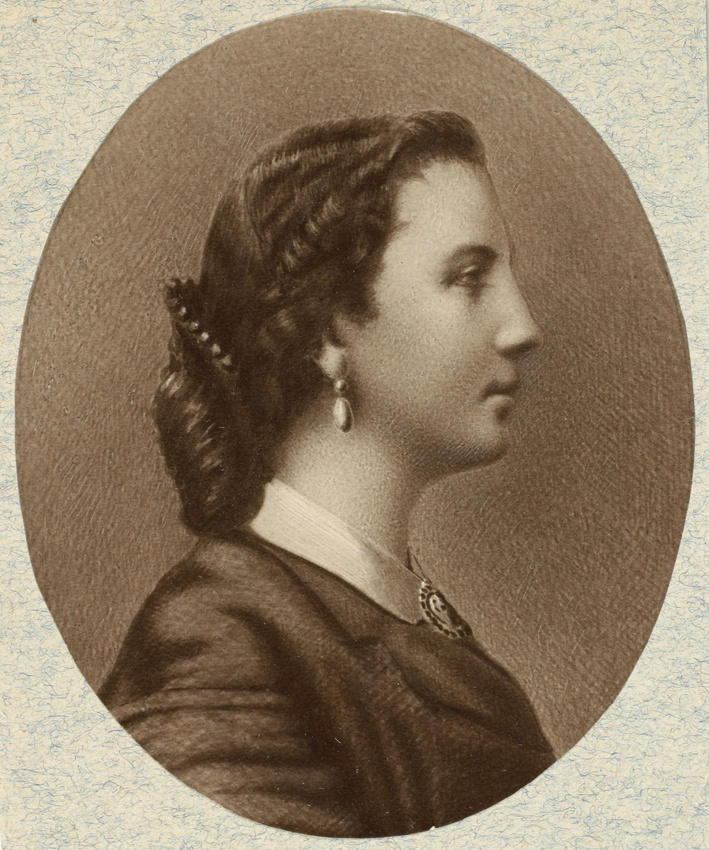 Anonyme - Laure Eiffel Collin, buste de profil découpé en oval