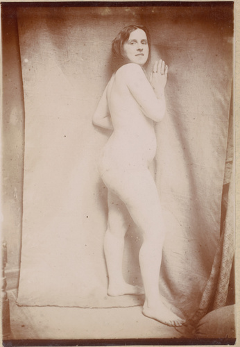 François-Rupert Carabin - Femme nue debout, vue de profil, bras droit apuyé sur ...