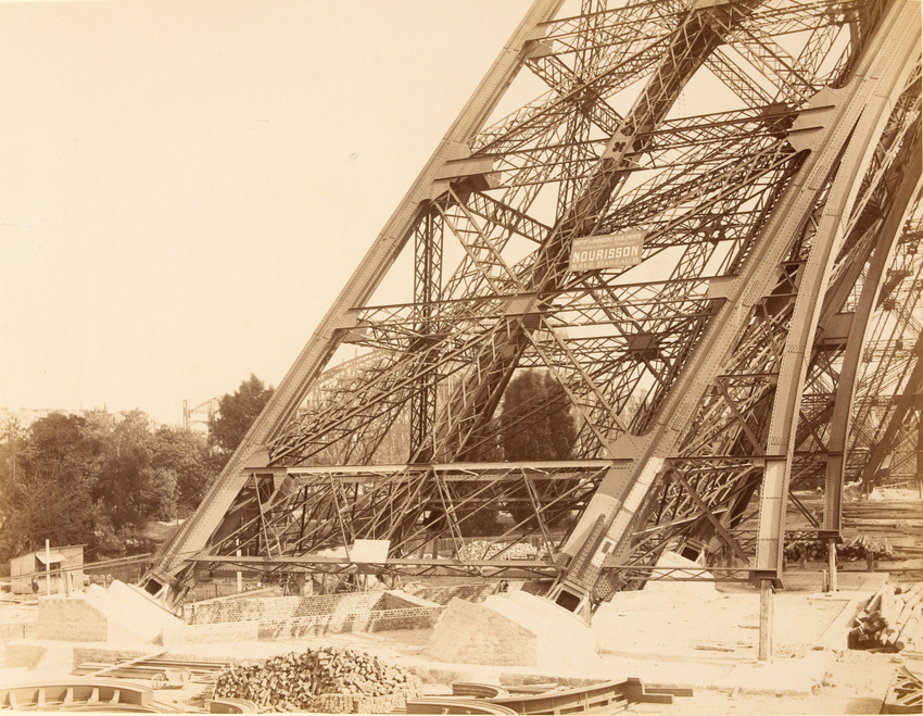 Neurdein frères - Soubassement d'une pile. Septembre 1888