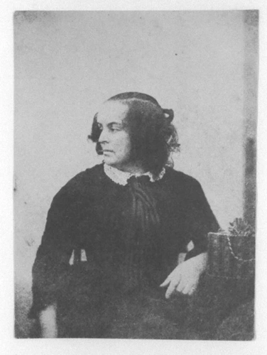 Auguste Vacquerie - Madame Victor Hugo assise, visage tourné vers la droite