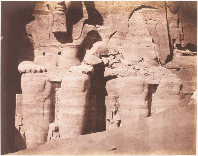 Félix Teynard - Abou Simbel - Grand spéos - Statues colossales vues de face - Pa...