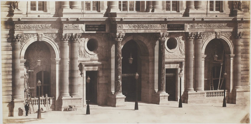 Edouard Baldus - La Façade du rez-de-chaussée du pavillon Sully, palais du Louvr...