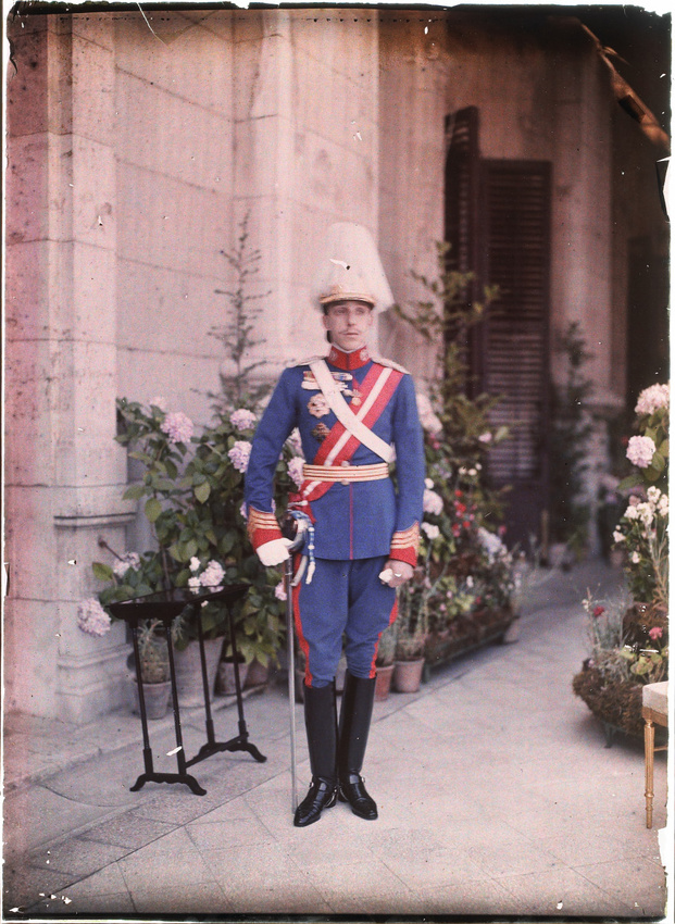 C. Chusseau-Flaviens - Alphonse XIII d'Espagne debout, en uniforme