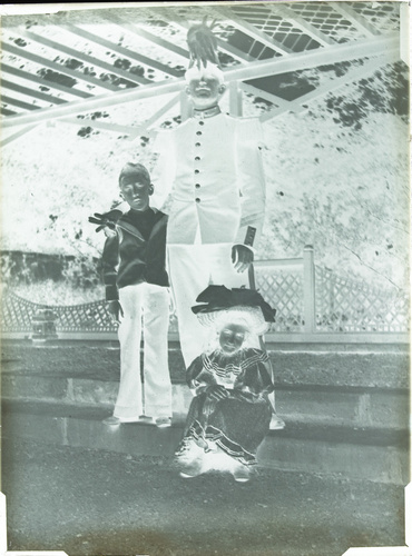 Anonyme - Militaire avec deux enfants