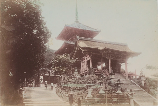 Ueno Hikoma - Façade d'un temple japonais avec deux escaliers