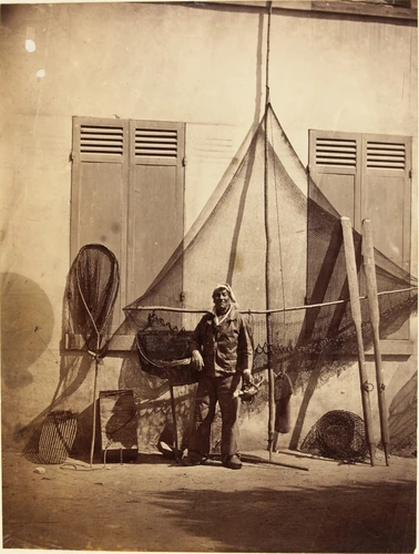 Edmond Lebel - Pêcheur posant devant ses filets, Bretagne