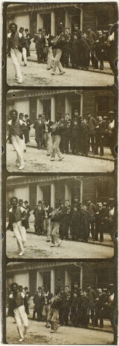 Auguste Lumière - Plaque 20, film 252, musiciens dansant dans la rue