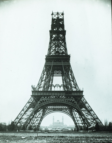 Anonyme - La tour Eiffel en construction