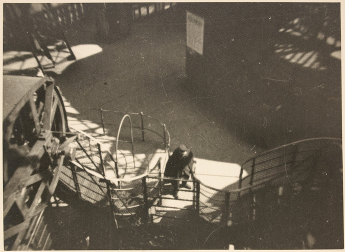 René Clair - Photogramme extrait de "La Tour", court-métrage de René Clair, 1928