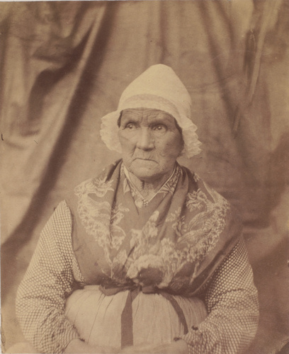 Achille Bonnuit - Dame agée assise