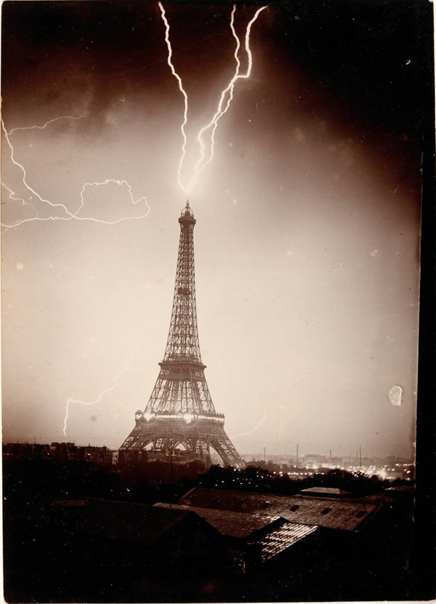 Gabriel Loppé - La Tour Eiffel foudroyée