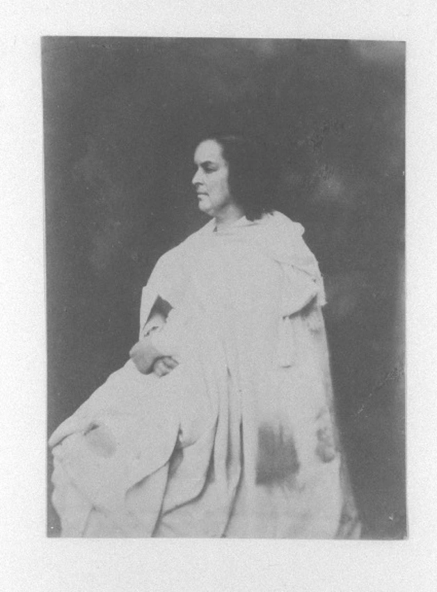Auguste Vacquerie - Madame Victor Hugo en drapé blanc, de profil