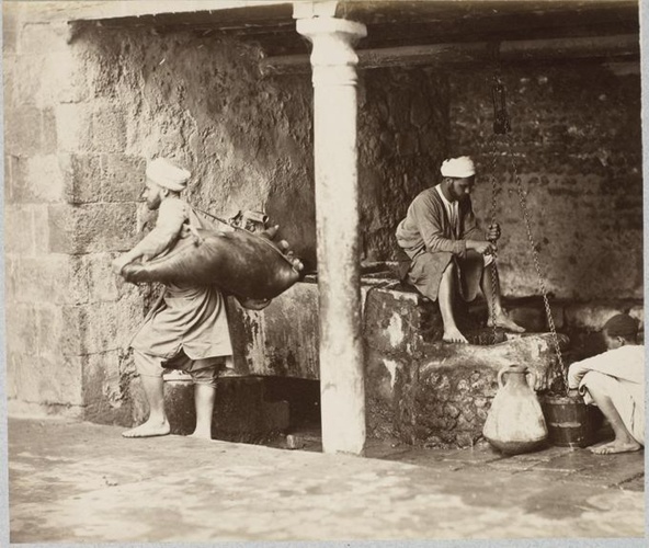 Emile Béchard - Porteur d'eau, homme tirant de l'eau d'un puits, et une autre ho...