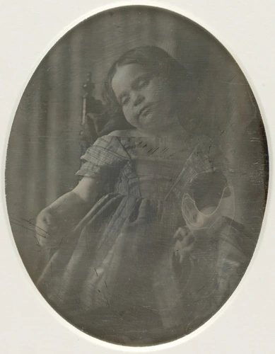 Pierre-Ambroise Richebourg - Petite fille assise dans un fauteuil