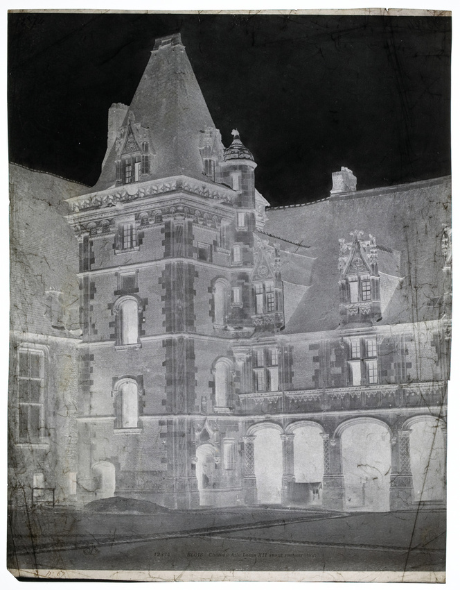Gustave Le Gray - Blois (Loir-et-Cher) - Château, aile Louis XII, escalier d'ang...