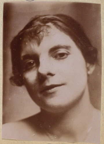 François-Rupert Carabin - Portrait de femme, tête