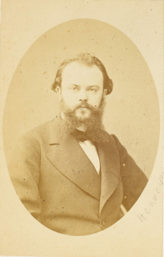 Alophe - Albert Hénocque en buste dans un oval