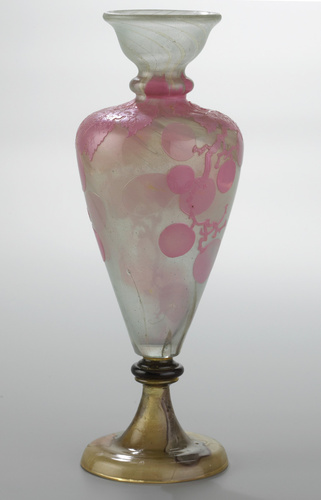 Emile Gallé - Vase à décor de raisin