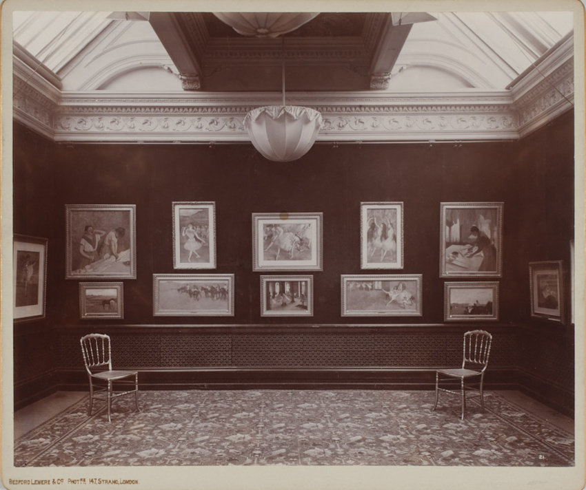 Bedford Lemere & Co - Vue d'une salle de l'exposition "Pictures by Boudin, Cézan...