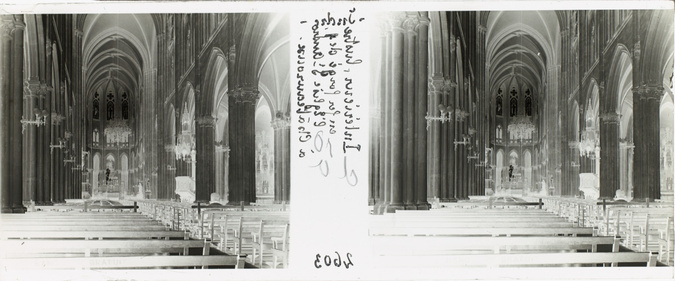 E. Serve-Louvat - Intérieur, lustre en fer forgé de l'église Saint-André à Châte...
