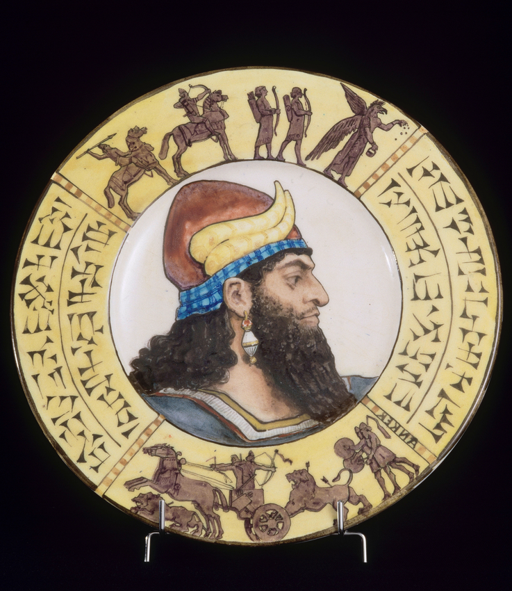 Plat à décor assyrien - Théodore Deck
