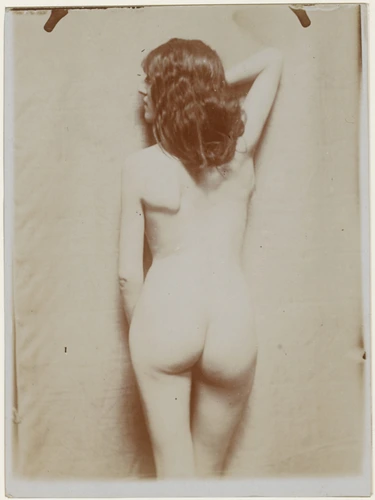François-Rupert Carabin - Femme nue debout de dos, en appui contre un mur, vue j...