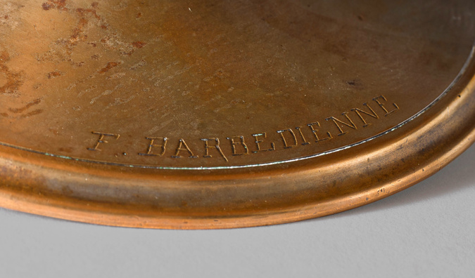 Ferdinand Levillain - Coupe "Animaux, médaillon Hercule n°1"