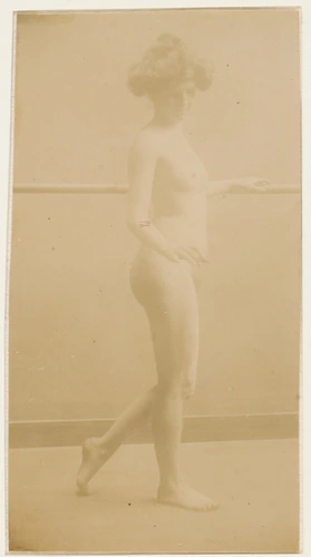 François-Rupert Carabin - Femme nue debout de profil, visage de trois-quarts dro...