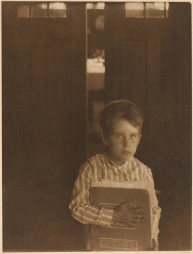 Clarence Hudson White - Boy with Camera Work