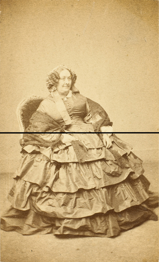 Franck - Jeune femme assise sur une chaise