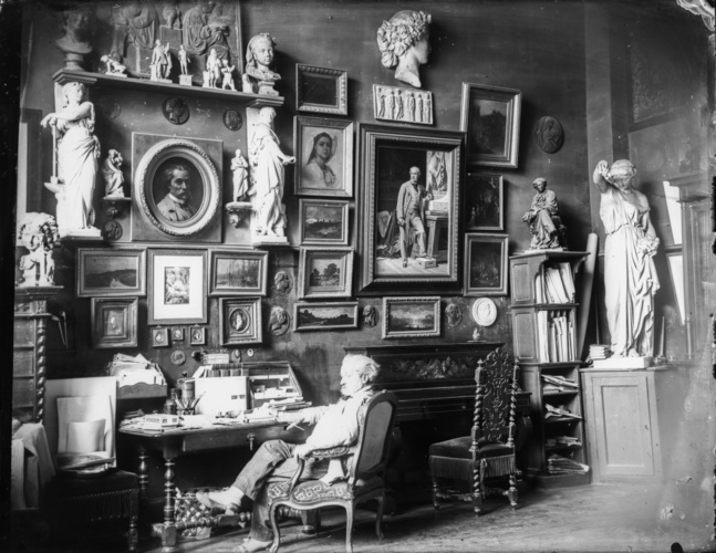 Louis Emile Décorchemont - Le Sculpteur Aimé-Millet dans son bureau.
