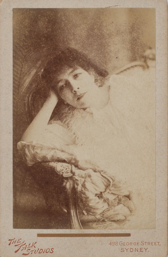 The Falk Studios - Portrait de Sarah Bernhardt