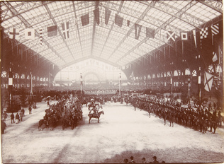 Henri Lemoine - Dans la Galerie des Machines, revue militaire, Exposition univer...