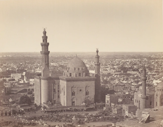 Anonyme - Egypte : vue d'une ville et mosquée