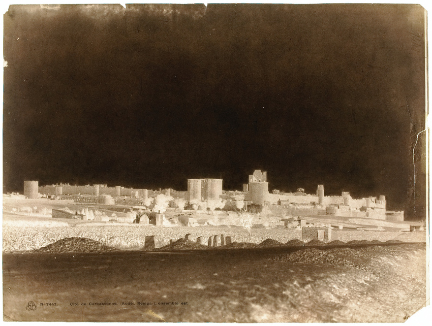 Gustave Le Gray - Carcassonne (Aude) - Vue générale des remparts prise de l'est