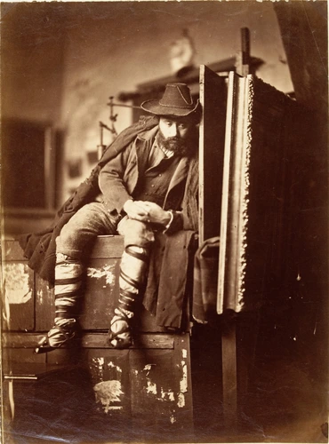 Edmond Lebel - Jules Picavet vêtu à l'italienne posant