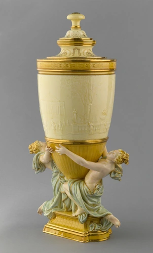 Manufacture de Sèvres - Vase 'Delafosse' (d'une paire)