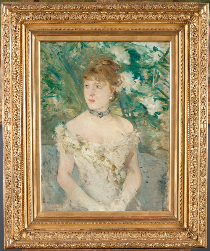 Berthe Morisot - Jeune femme en toilette de bal