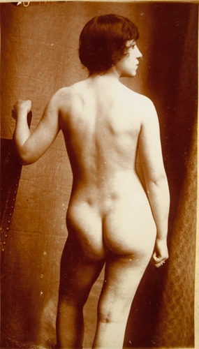 François-Rupert Carabin - Femme nue debout de dos, visage de profil droit, main ...