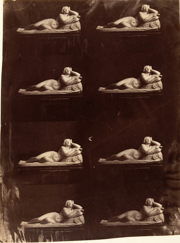 Planche avec huit sculptures de femme allongée - André Adolphe Eugène Disdéri