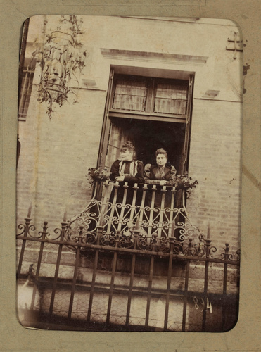 Henri Viart - Deux femmes accoudées à un balcon