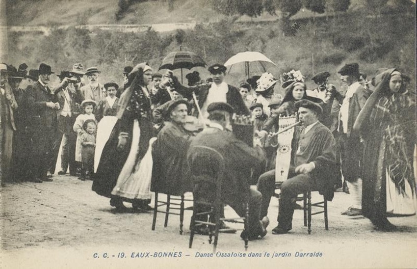 Eaux Bonnes Danse Ossaloise Dans Le Jardin Darralde C C Mus e D eaux-bonnes-danse-ossaloise-dans-le-jardin-darralde-c-c-mus-e-d