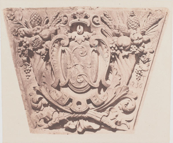 Édouard Baldus - Clé d'arcades, de Duvieux, décor du palais du Louvre, Paris