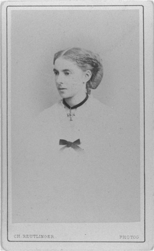 Charles Reutlinger - Portrait en buste d'une jeune femme