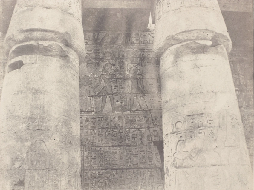 Médinet-Habou, Temple funéraire de Ramsès III, paroi de gauche, sculptures et inscriptions (13) - John Beasley Greene