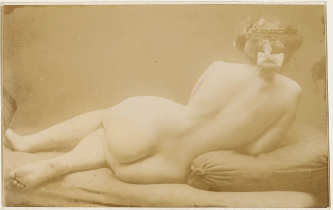 François-Rupert Carabin - Femme nue assise de dos, en appui sur le côté droit